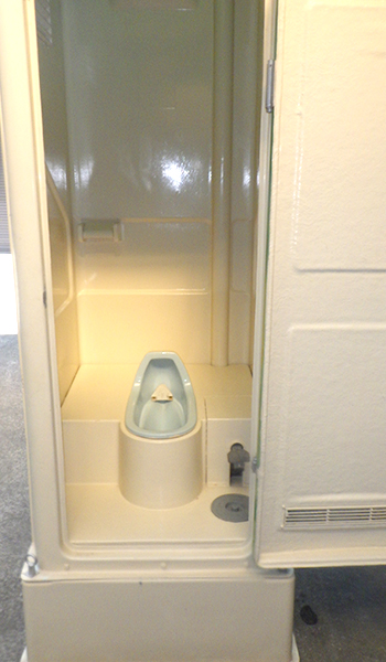 独特の上品 新棟 仮設 和式トイレ 軽水洗 汲取り式 新品 ペダル式 便槽 ...